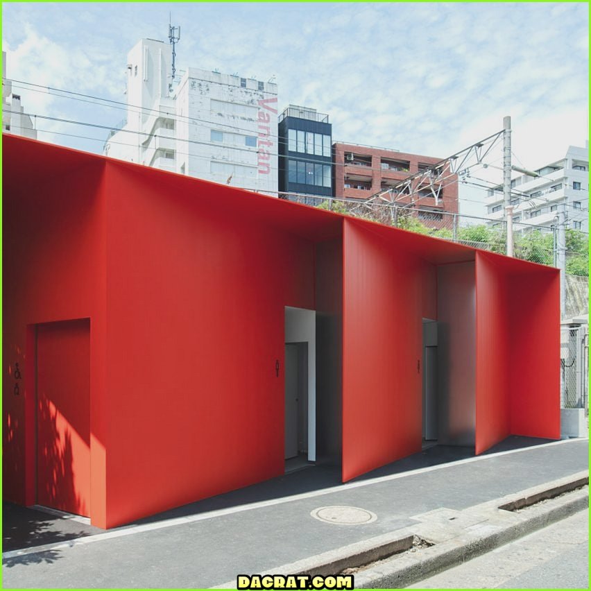 Baños triangulares en Shibuya, Tokio, Japón por Nao Tamura